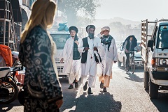 Талибы начали арестовывать афганских женщин за нарушение исламского дресс-кода