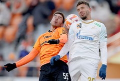 "Зенит" разгромил "Урал" и стал лидером РПЛ