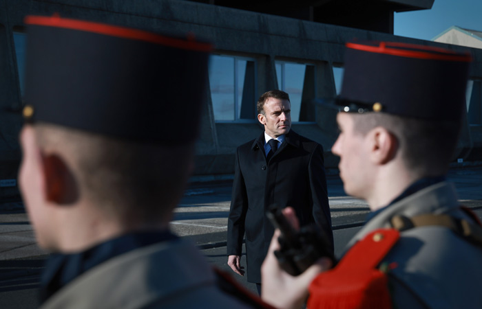 Оппозиция во Франции раскритиковала интервью Макрона с заявлениями в адрес РФ