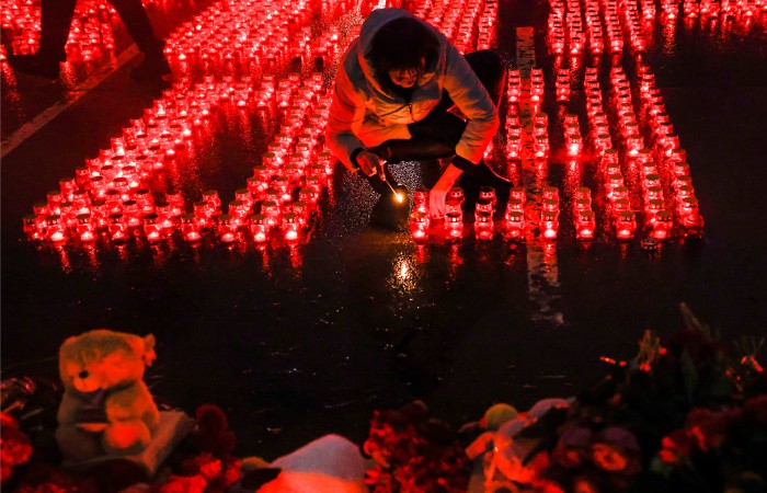 Около 30 тыс. человек приняли участие в акции памяти по погибшим в Crocus City Hall