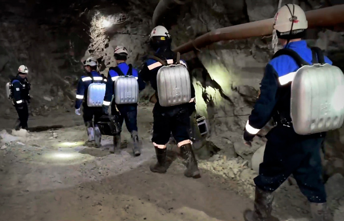 Пустот под третьей скважиной на месте ЧП на руднике в Приамурье не обнаружили