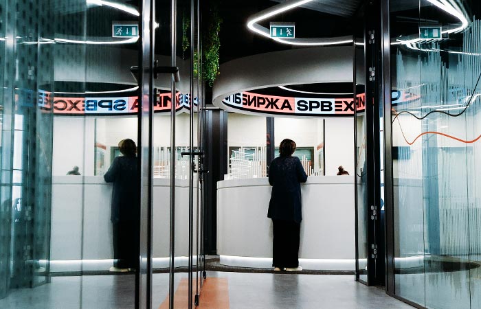 СПБ биржа планирует привлекать подсанкционные компании на IPO