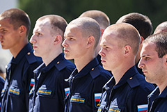 Срочники будут служить в соединениях и частях на территории России