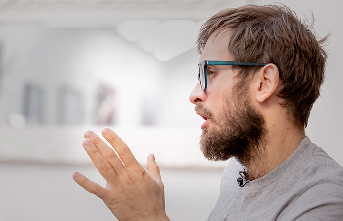 Суд в Москве заочно приговорил Верзилова к 8 годам и 4 месяцам колонии за фейки о ВС