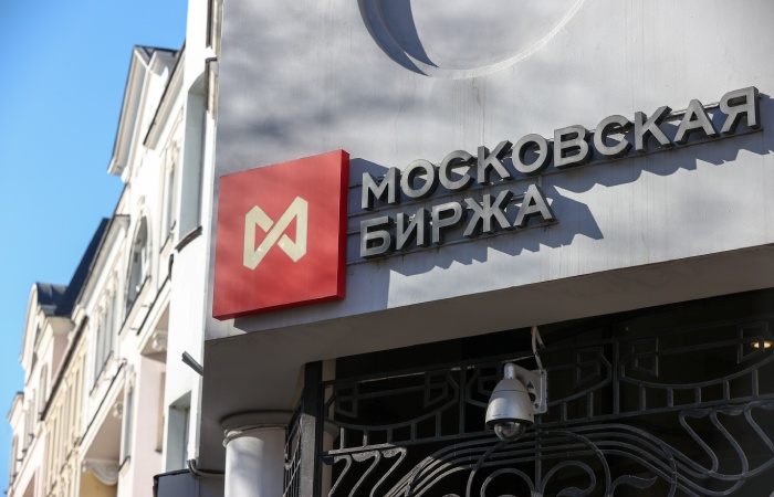 Рубль утром не проявил активности к доллару и юаню на фоне стабилизации нефти