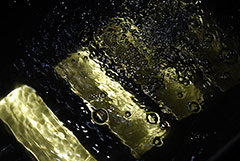 Золото впервые в истории превысило $2400 за унцию