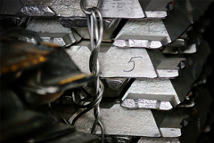 Песков заявил, что санкции на металлы из РФ ударят по интересам тех, кто их ввел