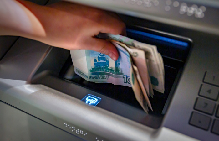 ЦБ отметил рост наличного денежного оборота в России в 2023 году на 14%