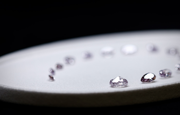 "АЛРОСА" ожидает восстановления на рынке алмазов раньше 2027 года