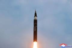 КНДР провела испытание новой зенитной ракеты и боеголовки стратегической ракеты