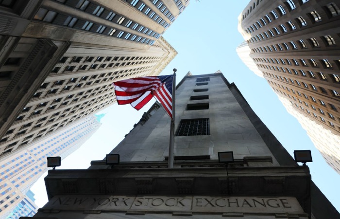 Уолл-стрит закрылась без единой динамики, Tesla провела лучшую сессию более чем за 2 года