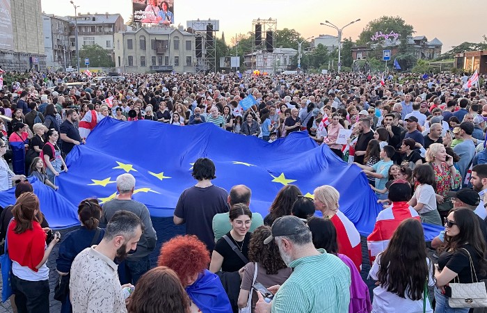 В Тбилиси проходит акция оппозиции против закона об иноагентах