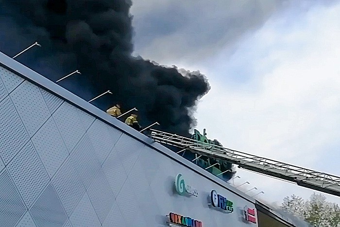 Ликвидирован пожар в торговом центре в Хабаровске