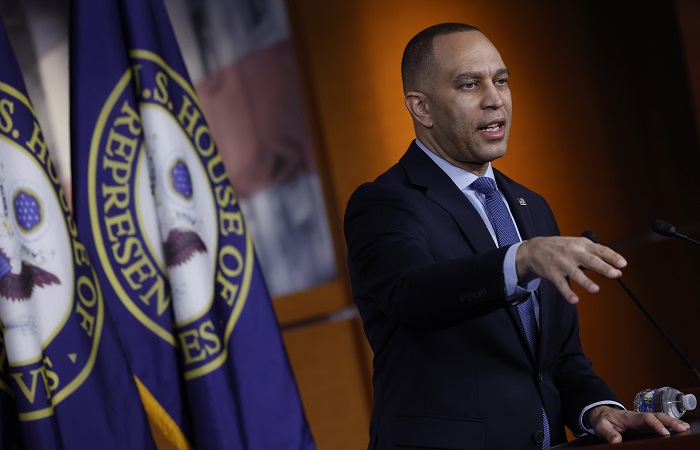 Лидер демократов в Палате представителей не исключает отправку войск на Украину