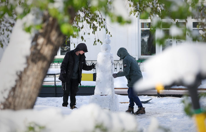 В Свердловской области 4,5 тыс. жителей остаются без электричества после снегопадов