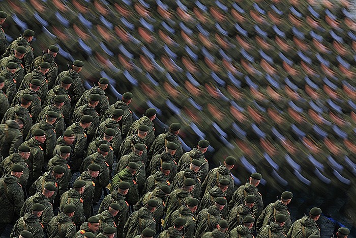 Парад Победы проходит на Красной площади в Москве