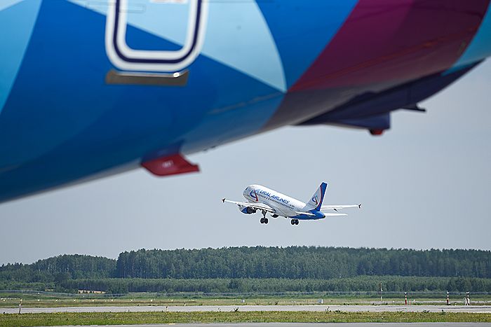 Самолет сбил техника в аэропорту Екатеринбурга