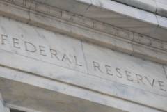 Фондовые индексы США снизились после публикации протокола заседания ФРС