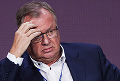 Глава ВТБ Костин не видит оснований для повышения ставки Банка России