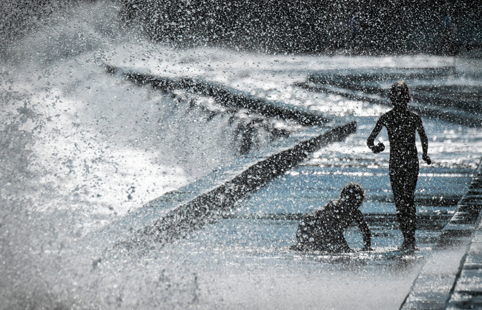 Путин поручил утвердить проект о создании пяти круглогодичных морских курортов