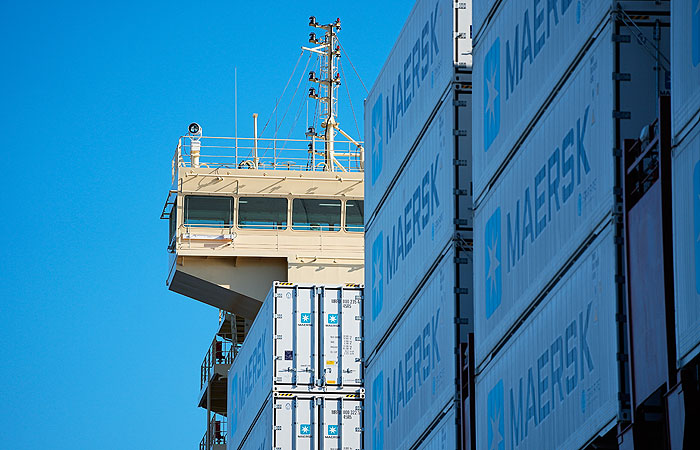 Maersk решила пока не возобновлять проход своих судов через Красное море