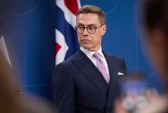 Президент Финляндии не нашел необходимости в постоянном присутствия крупных сил НАТО в стране