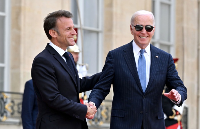 Байден и Макрон выступили за использование прибыли от замороженных активов РФ