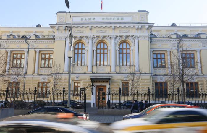 ЦБ приостановил торги гонконгским долларом и изменил время начала торговой сессии на Мосбирже