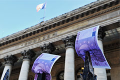 Рынок акций Франции упал на 6% за неделю и стал стоить меньше британского