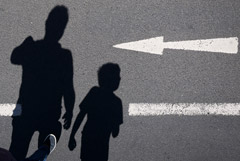 Володин предложил запретить усыновление детей гражданам стран, где разрешена смена пола