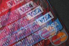 ЦБ отметил снижение популярности пластиковых дебетовых карт и рост – виртуальных и кредитных