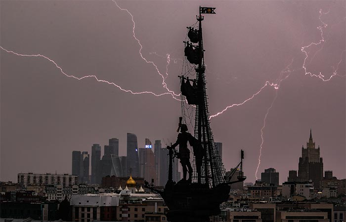 "Оранжевый" уровень погодной опасности объявлен в Москве