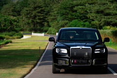 Песков отметил, что "Аурус" не является дорогим подарком в свете отношений РФ и КНДР