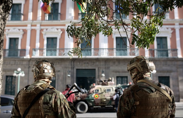 Вице-президент Боливии заявил о попытке военного переворота