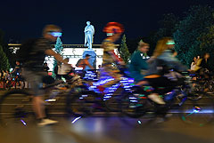 Более 35 тыс. человек приняли участие в ночном велофестивале в Москве