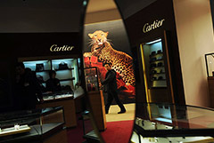 Владелец брендов Cartier и Montblanc сократил квартальную выручку на фоне геополитики