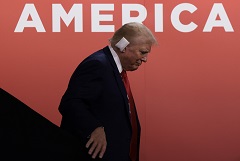 Трамп заявил, что санкционная политика США ухудшает их позицию в мире