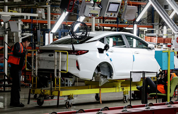 Завод "Москвич" остановился на двухнедельный отпуск