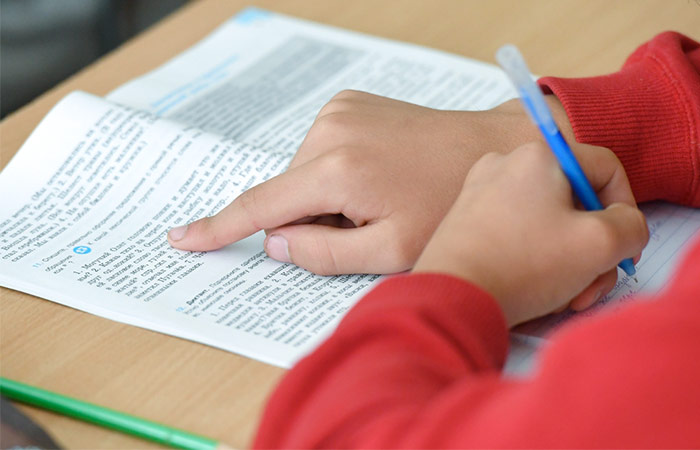 Госдума приняла закон об участии РАН в экспертизе учебников