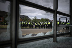 Британский премьер вновь созвал чрезвычайный комитет из-за акций протеста