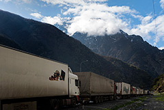 Почти 4,5 тыс. грузовиков ожидают проезда из РФ в Грузию