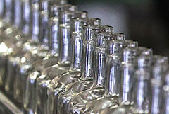 Россия за 7 месяцев увеличила производство шампанского на 32%, водки - на 4,5%