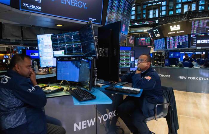 Фондовые индексы США завершили волатильную неделю слабым ростом