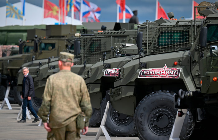 На форуме "Армия-2024" подписаны контракты с ОПК на 500 млрд рублей