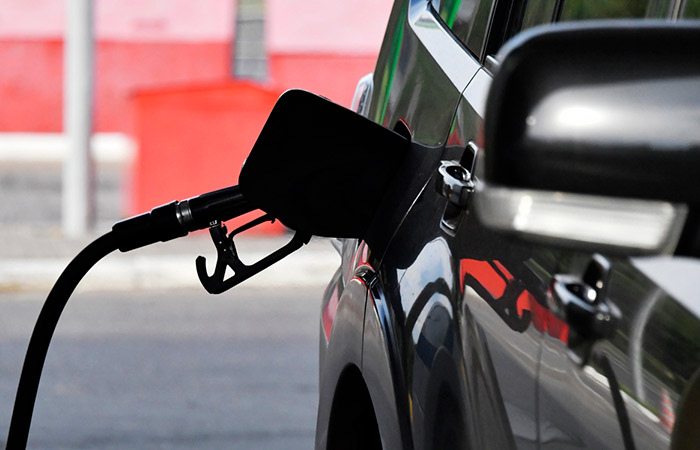 Росстат сообщил о росте цен производителей на бензин в июле на 25% к июню