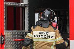 В Подольске в горящем здании обрушилась часть кровли