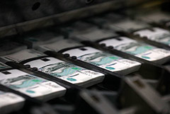 Рубль на "Мосбирже" обновил минимум с прошлого октября в паре с юанем и отыграл падение