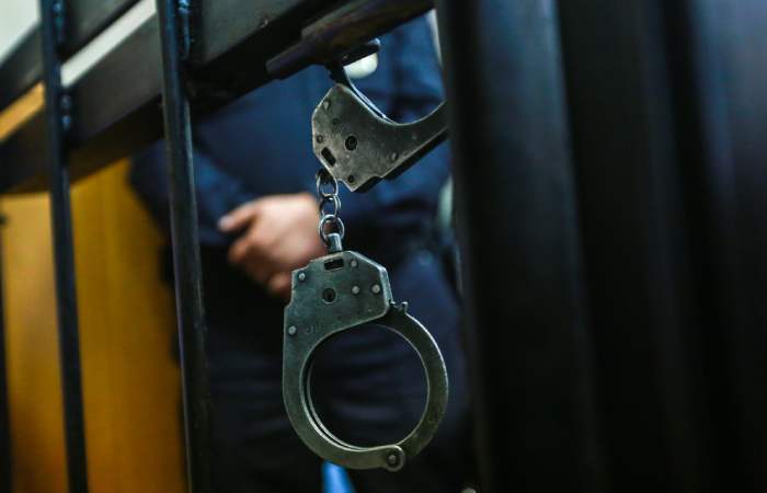 Суд в Москве отправил под домашний арест подданного Нидерландов за нападение на полицейского