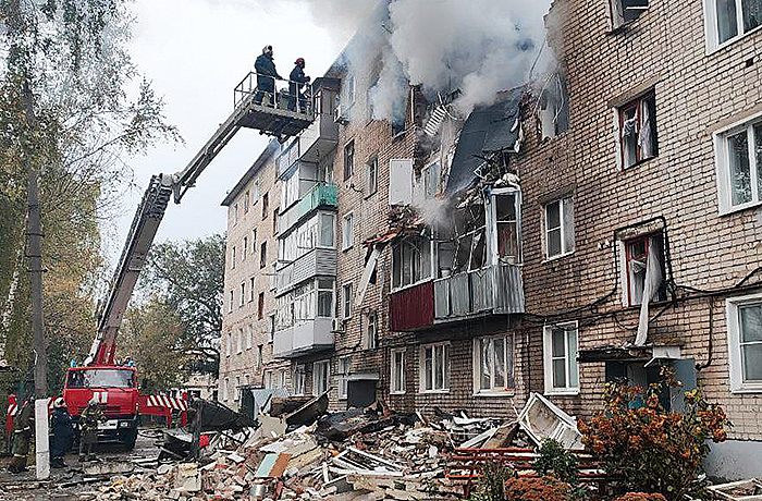 Потушен пожар после взрыва газа в многоэтажке в Тамбовской области