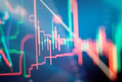 Рынок акций РФ в пятницу упал к 2660п по индексу МосБиржи после новостей от ЦБ